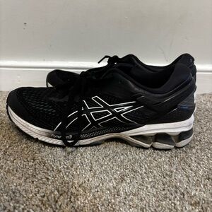 Asics Gel-Kayano 26 Black & White Running Shoe Women’s Size 7.5